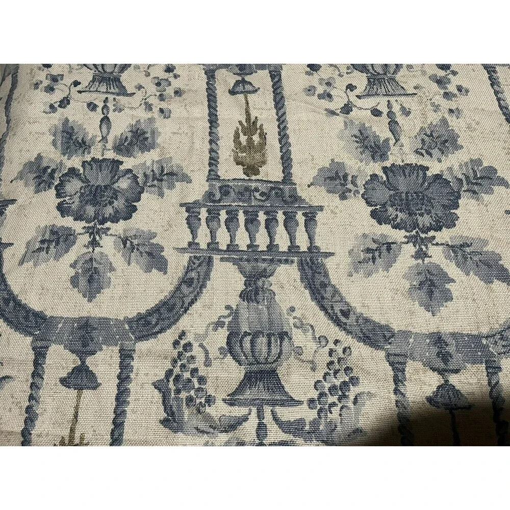 Lee Jofa, Rye Damask an Exclusive Richard Smith Design Fabric Remnant England